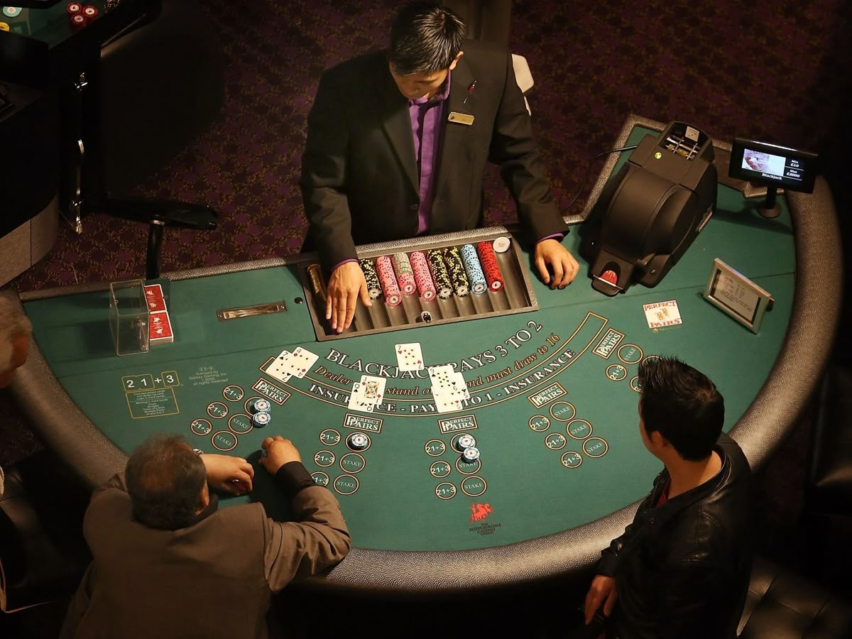 CasinoWings کیسینو میں پوکر گیمز